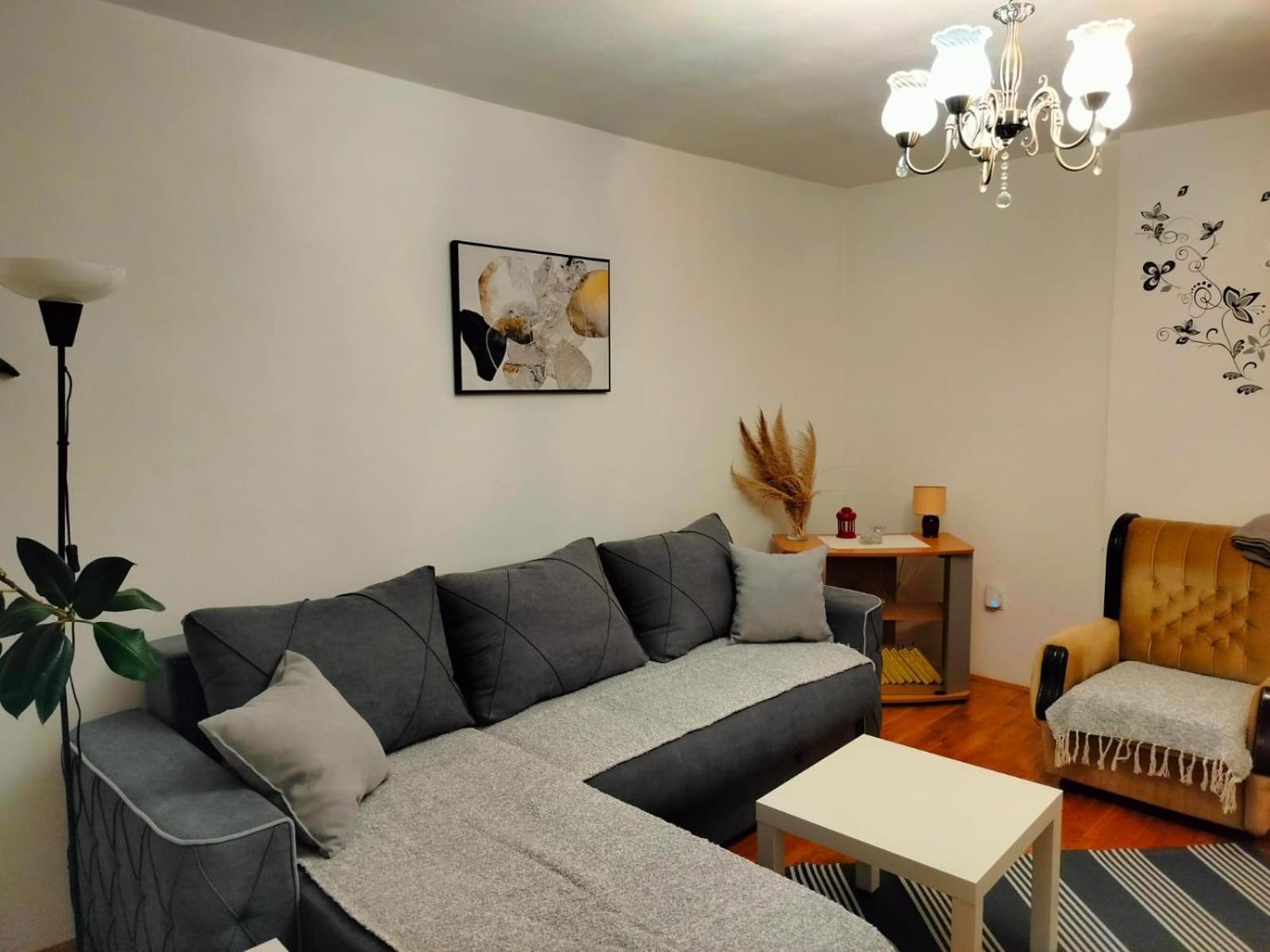 Kelizual Apartment Gornji Milanovac Ngoại thất bức ảnh